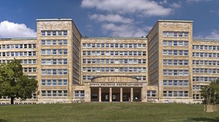 Trotz der Farben ein finsteres Lehrstück des Monopolkapitalismus