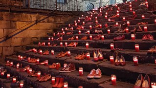 "Rote-Schuh-Aktion" am Tag gegen Gewalt an Frauen