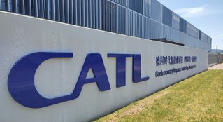 Ein Gespenst geht um bei CATL: Gib Antikommunismus keine Chance!