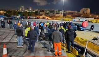 Streikversammlung der P.E.N.E.N-Seeleute beschließt Verlängerung ihres Streiks