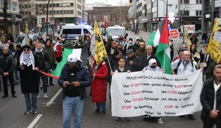 Hartnäckige Palästina-Demonstration in Düsseldorf