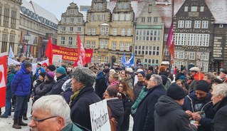 Breites linkes Bündnis führt Protestkundgebung gegen Trumps Angriff auf Venezuela durch