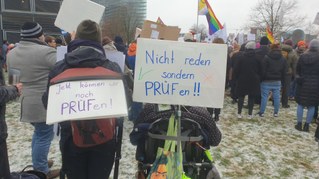 2600 Antifaschisten bei PRÜF-Demo