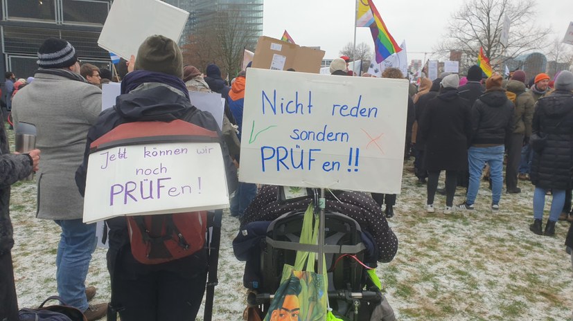 2600 Antifaschisten bei PRÜF-Demo