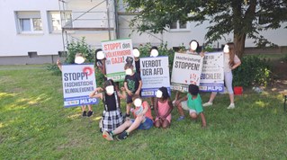 Wir müssen uns gegen die faschistische Beeinflussung schützend vor unsere Kinder stellen!