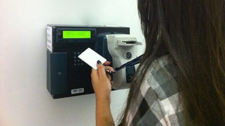 „Hände weg vom Acht-Stunden-Tag – Mit Macht für die Acht!“