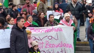 Verteidigt Rojava - 370 Teilnehmer bei Kundgebung und Demonstration in Jena