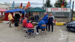 Wir warten nicht ab! Kampf um jeden Arbeitsplatz!