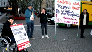 Düsseldorferinnen und Düsseldorfer für Frieden auf der Straße
