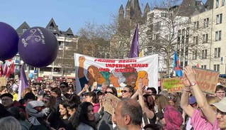 „Nein, unsere Töchter und Söhne bekommt ihr nicht für Eure Kriege!“