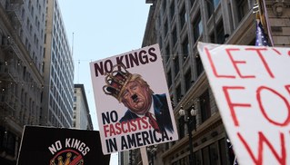 "Trump muss gehen" - "Fight Fascism"