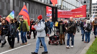 Ostermarsch Stuttgart: Vielfältig, nachdenklich, alarmiert und kämpferisch!