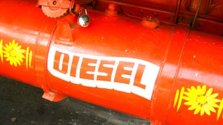 Dieselpreise explodieren – trotz Überangebot in Deutschland