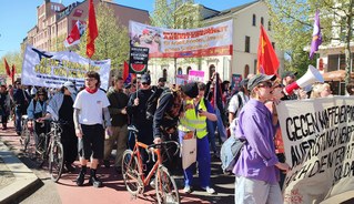 1. Mai: Mehr Teilnehmerinnen und Teilnehmer als letztes Jahr - Wirtschaftliche und politische Fragen durchdringen sich