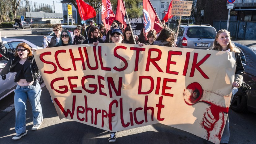 Vom 1. Mai zum Schulstreik gegen Wehrpflicht am 8. Mai!
