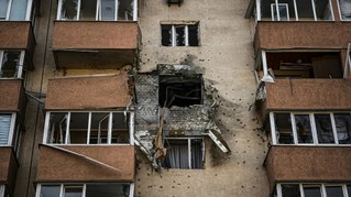 Eine brüchige Waffenruhe und Gerüchte über Verhandlungen