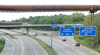 Erst heimlich, jetzt offen: Straßen- und Brückensanierung dient der Kriegsvorbereitung