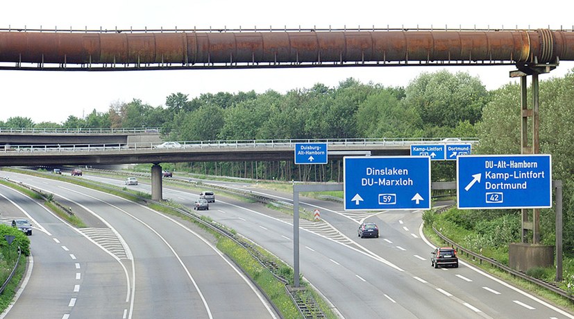 Erst heimlich, jetzt offen: Straßen- und Brückensanierung dient der Kriegsvorbereitung