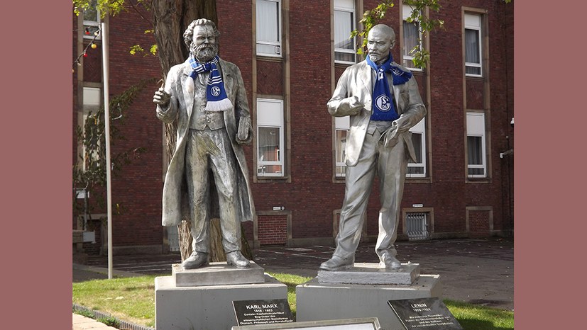 Marx und Lenin feiern Schalke-Aufstieg