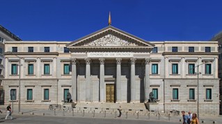 Spanien erleichtert Arbeitsgenehmigung für Hunderttausende