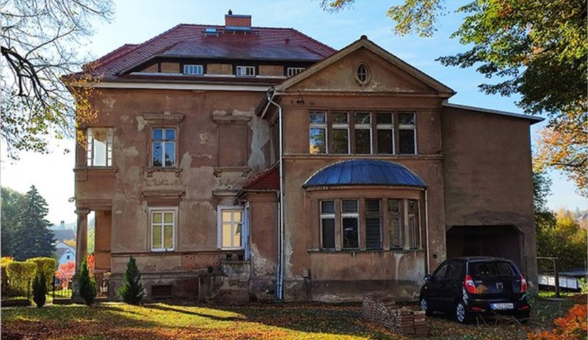 Villa International steht zum Verkauf