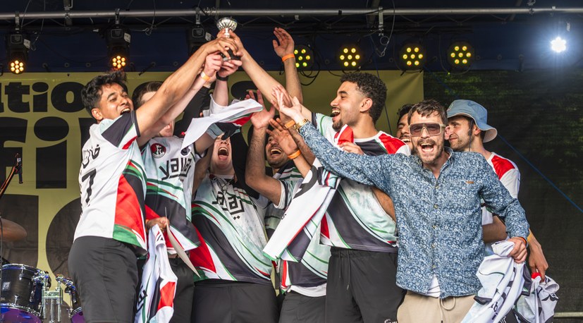FC Palästina Münster I gewinnt Fußballturnier im Siebenmeterschießen