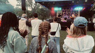 Wo spannende Gesprächsrunden auf zündende Rhythmen treffen