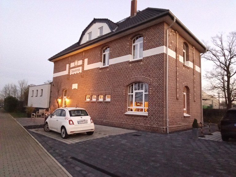 260613 Bild Bahnhof