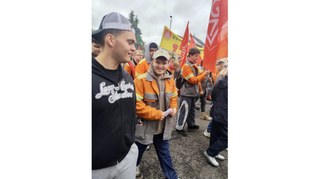 Zwischen 10.000 und 12.000 Stahlarbeiter protestieren