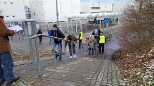 Vor den Toren von VW Mosel – Kollegen aufgeschlossen, viele tiefgehende Gespräche Geschäftsleitung ruft Polizei