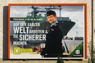 Wie der moderne Militarismus den Kampf um die Denkweise der Jugend führt