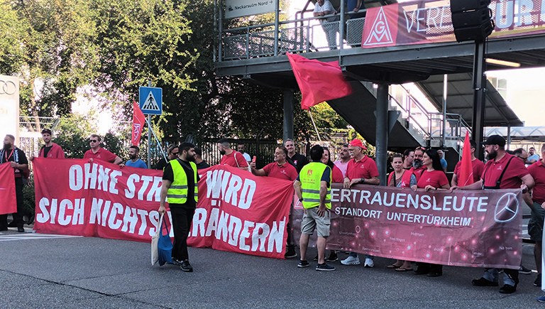 260731 Mercedes-Kollegen bei Audi-Kundgebung