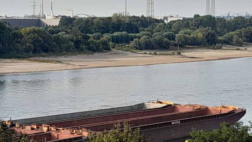 Historische Niedrigwasser und wirtschaftliche Schäden – Ausdruck der fortschreitenden globalen Umweltkatastrophe