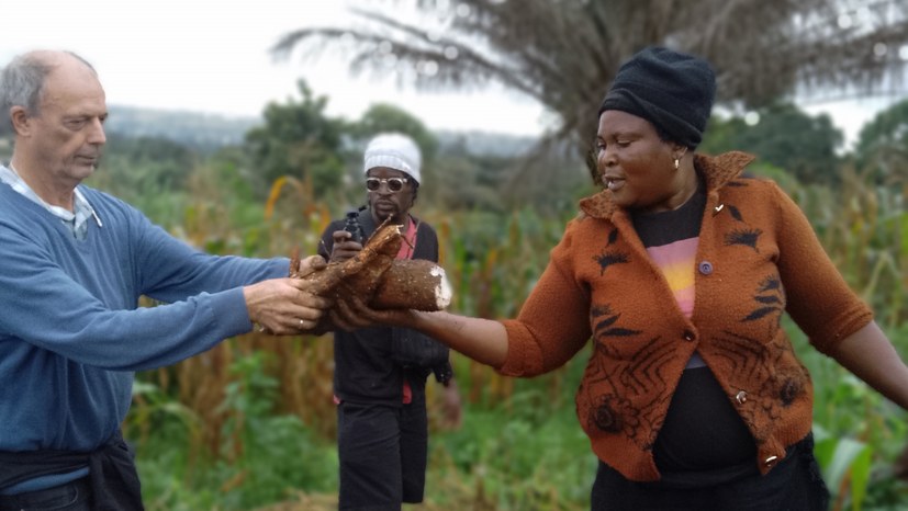 Kamerun: Aus der Erfahrung mit der Natur zur Dialektik