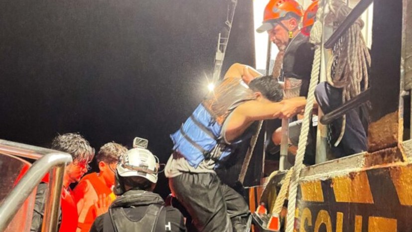 Nach Waffenbedrohung und Leichenfunden: Italien blockiert Sea-Watch 5