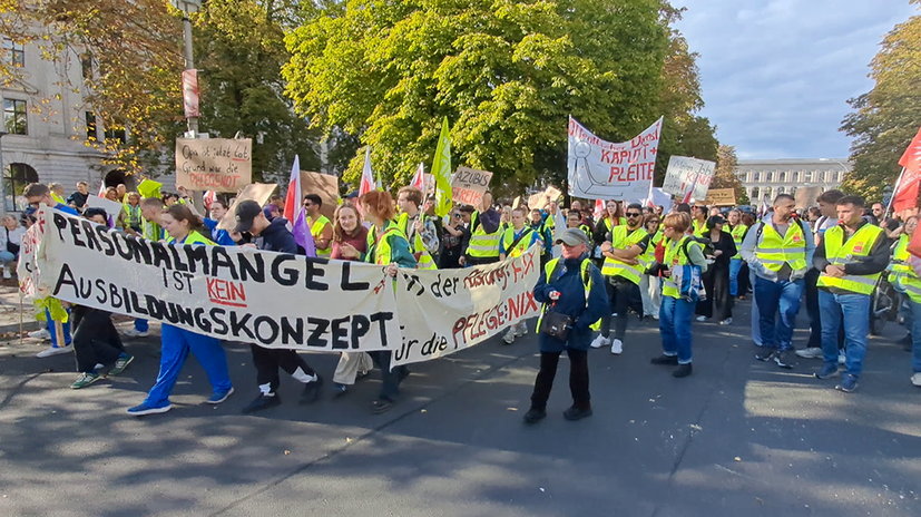 Warnstreik und Demonstration der Charité-Belegschaft