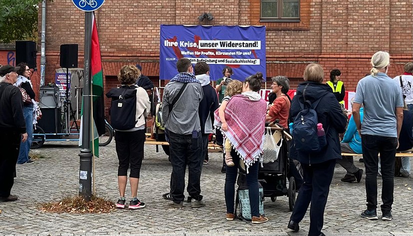 Potsdam: „Ihre Krise, unser Widerstand"
