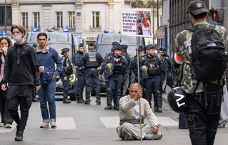 Neuer Höhepunkt der offenen politischen Krise in Frankreich