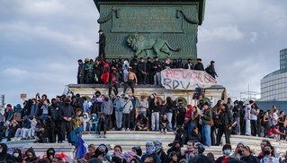 Scham wäre angebracht, Herr Macron - über Ihre Politik, Ihre antikommunistische Hetze und den Staatsterror gegenüber der Jugend!