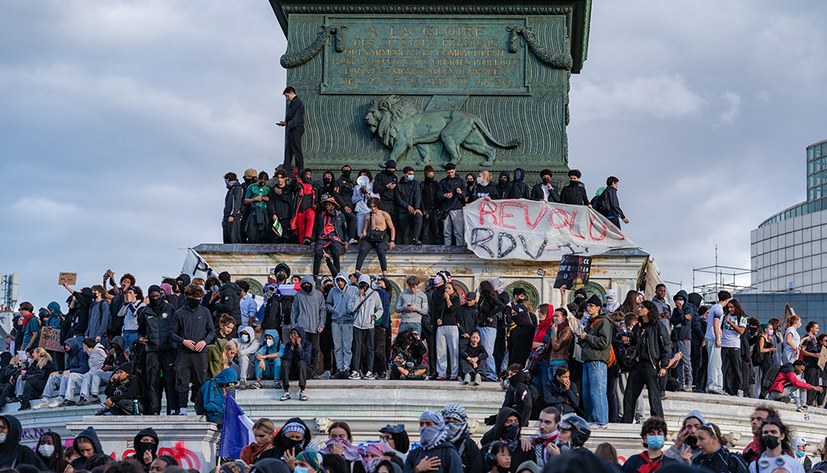 Scham wäre angebracht, Herr Macron - über Ihre Politik, Ihre antikommunistische Hetze und den Staatsterror gegenüber der Jugend!