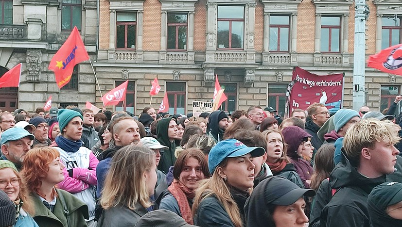 Zehntausende auf der Straße: Ein Erfolg der sozialistischen Jugendbewegung - eine Niederlage des Antikommunismus