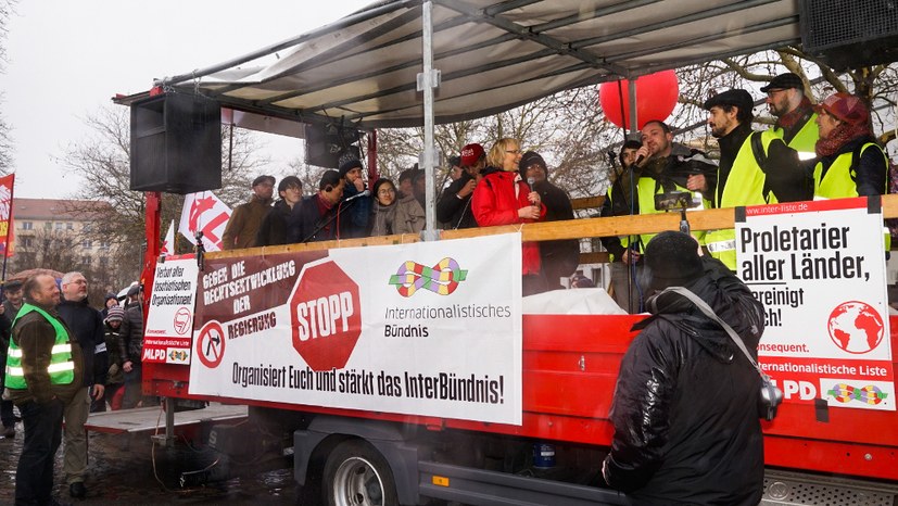 Internationale Gäste auf der Abschlusskundgebung der MLPD