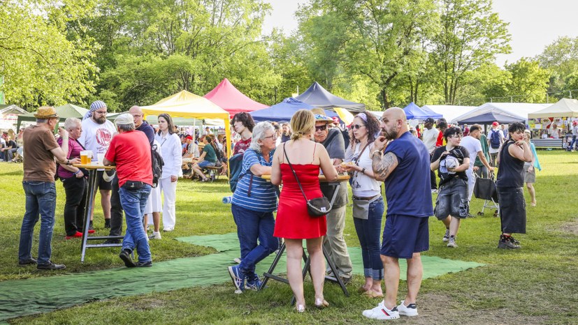 Besucherinnen und Besucher