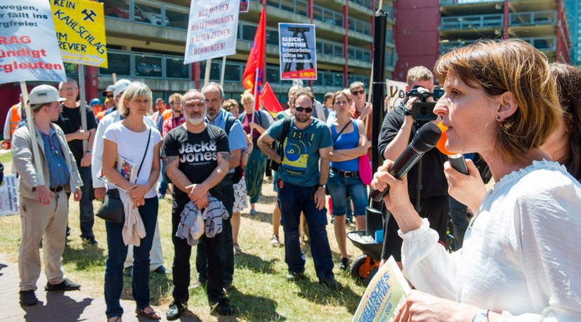 190628 Bergarbeiterdemo Ansprache Gabi durchgesetzt Hg4337.jpg