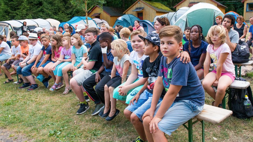 1 Das Begrüßungsfest auf dem Kindercamp.jpg