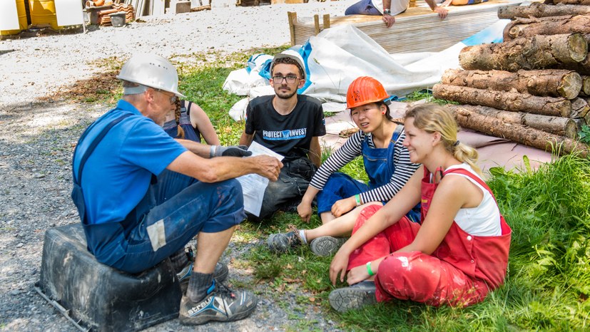 10 Nach dem Baueinsatz wird ausgewertet.jpg