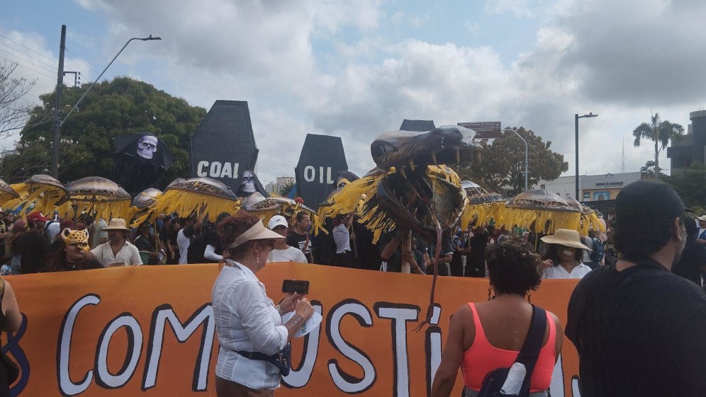 8_Protest gegen Oel- und Kohlefoerderung.jpg