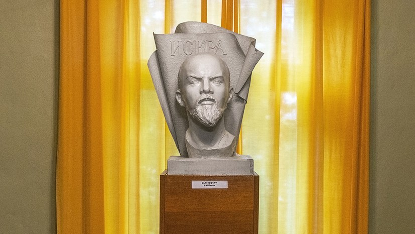 Lenin-Büste im Iskra-Häuschen