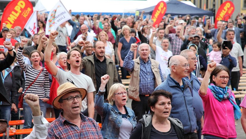 30 16 Wahlkampf Eroeffnung Internationale zum Schluss IMG_8458.jpg