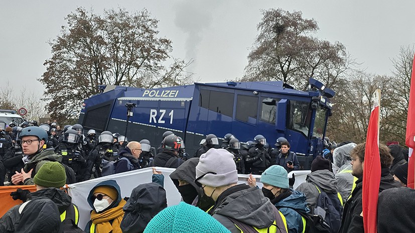 29. November: 50.000 Menschen widersetzen sich dem Faschismus